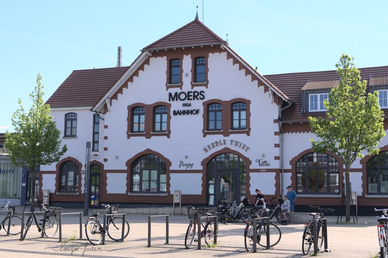 bahnhof moers